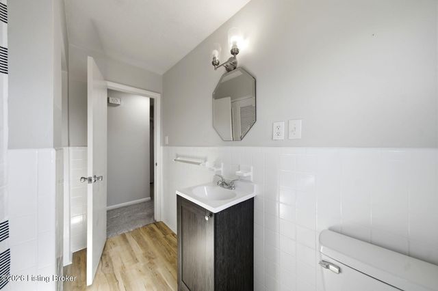 6914 Shareith Dr, Louisville, KY 40228