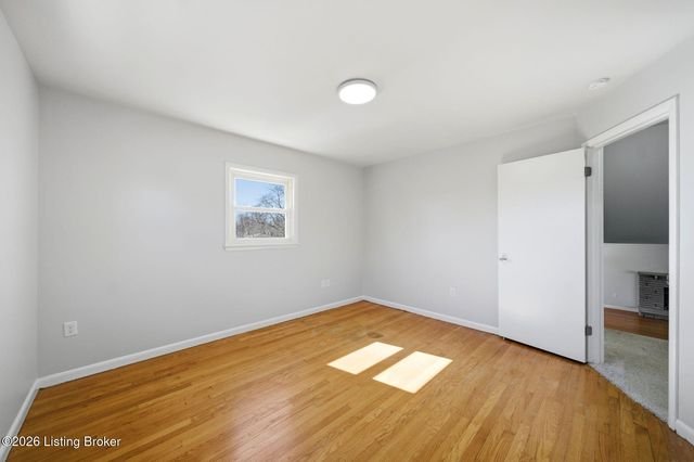 6914 Shareith Dr, Louisville, KY 40228