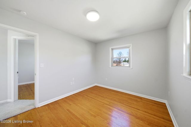 6914 Shareith Dr, Louisville, KY 40228