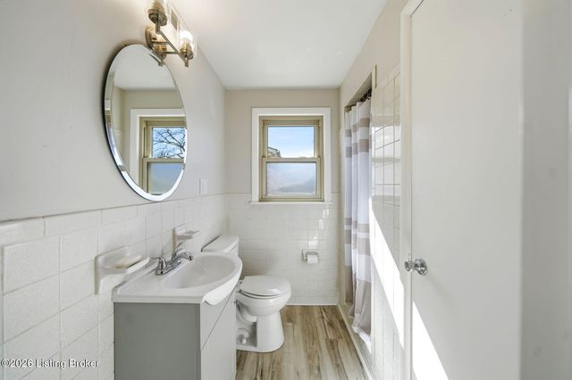 6914 Shareith Dr, Louisville, KY 40228