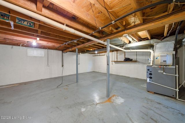 6914 Shareith Dr, Louisville, KY 40228