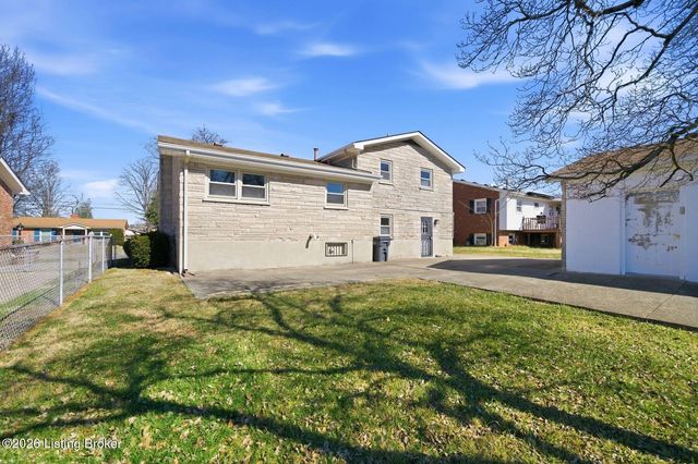 6914 Shareith Dr, Louisville, KY 40228