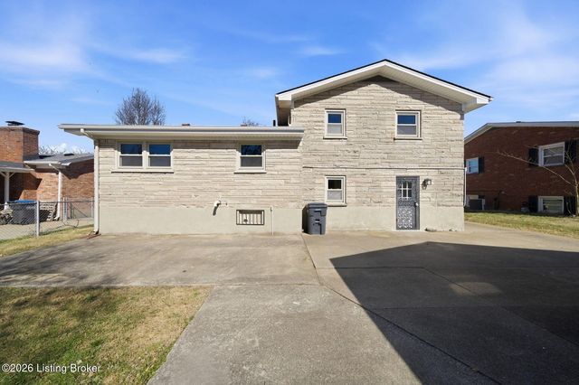 6914 Shareith Dr, Louisville, KY 40228