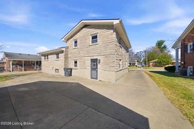 6914 Shareith Dr, Louisville, KY 40228