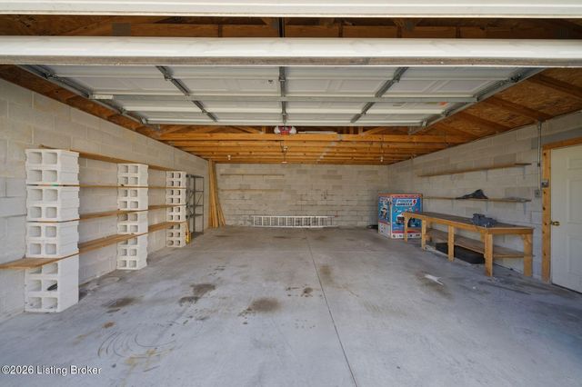 6914 Shareith Dr, Louisville, KY 40228