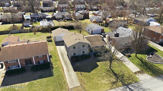 6914 Shareith Dr, Louisville, KY 40228