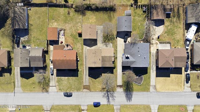 6914 Shareith Dr, Louisville, KY 40228