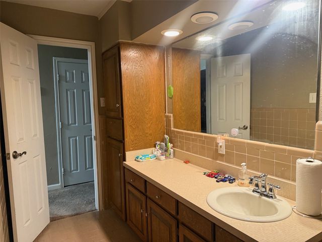 3240 Valley Forge Trail, Forest Hill, TX 76140