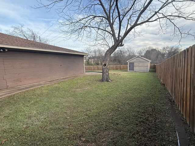 3240 Valley Forge Trail, Forest Hill, TX 76140