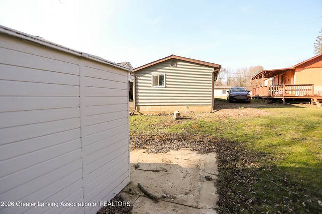 414 Raymerville Court, Eaton Rapids, MI 48827
