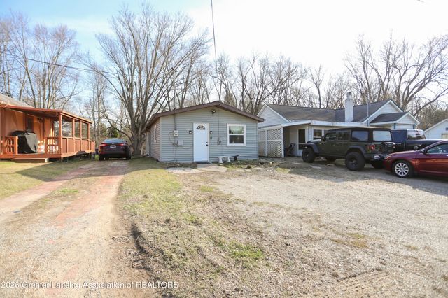 414 Raymerville Court, Eaton Rapids, MI 48827