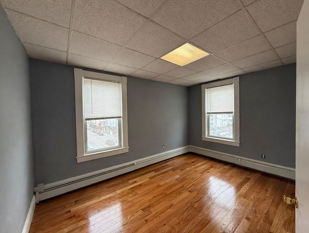 117 University Ave 3, Lowell, MA 01854