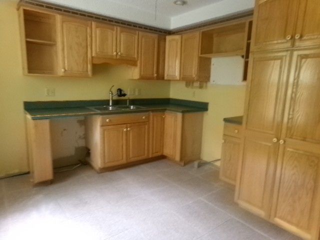 718 Acorn Dr, Clarksville, TN 37043