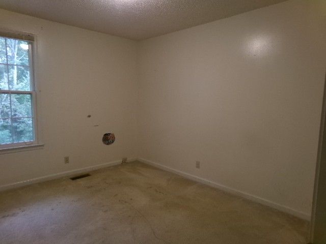 718 Acorn Dr, Clarksville, TN 37043