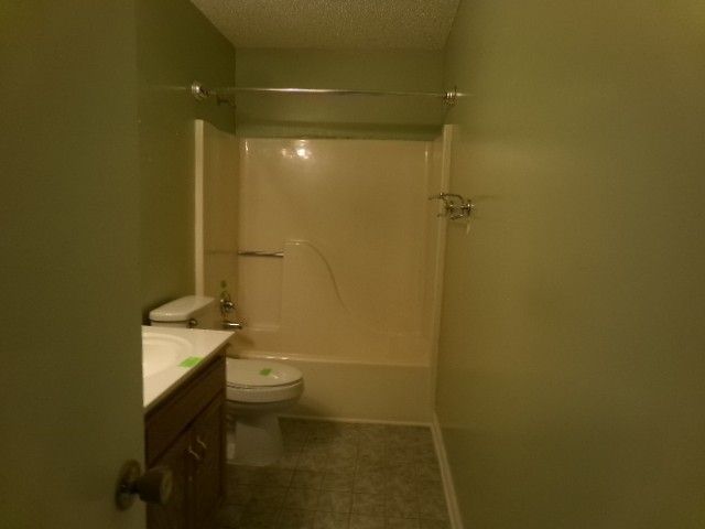 718 Acorn Dr, Clarksville, TN 37043