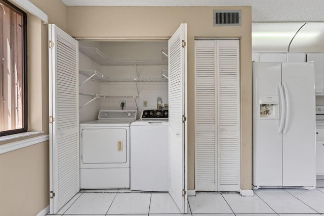 2240 SW 92nd Terrace 2402, Davie, FL 33324