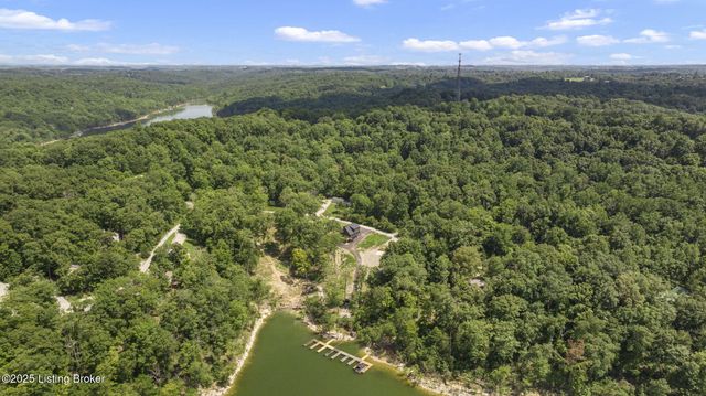 1 Twin Oaks Dr, Mammoth Cave, KY 42259