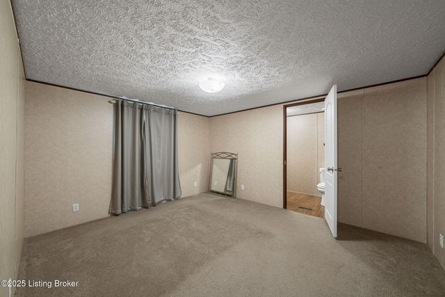 1 Twin Oaks Dr, Mammoth Cave, KY 42259