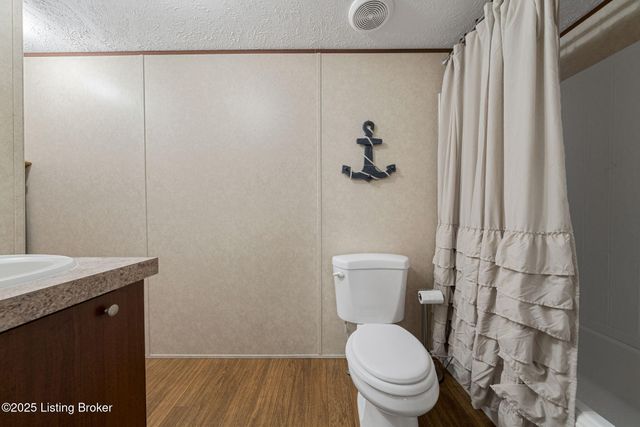 1 Twin Oaks Dr, Mammoth Cave, KY 42259