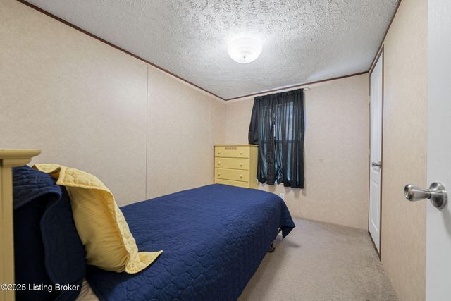 1 Twin Oaks Dr, Mammoth Cave, KY 42259