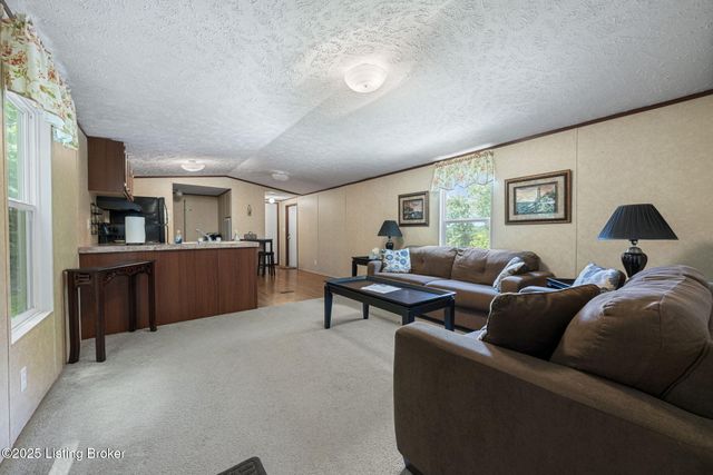 1 Twin Oaks Dr, Mammoth Cave, KY 42259