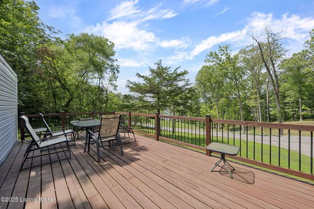 1 Twin Oaks Dr, Mammoth Cave, KY 42259