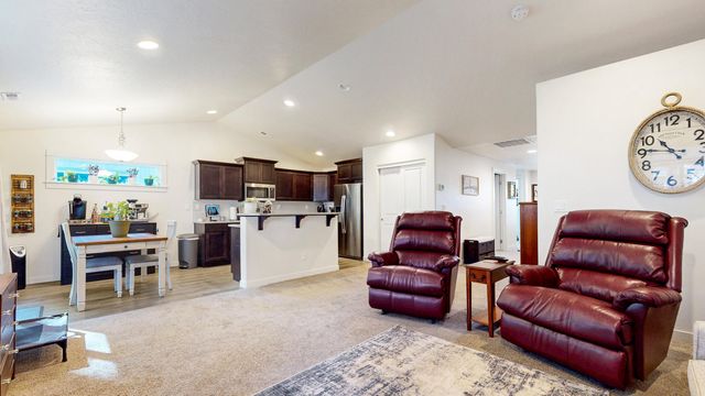 680 McKinney Ranch Road, Sisters, OR 97759