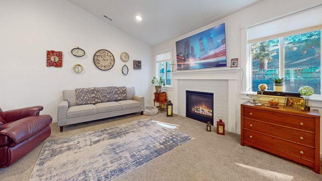 680 McKinney Ranch Road, Sisters, OR 97759