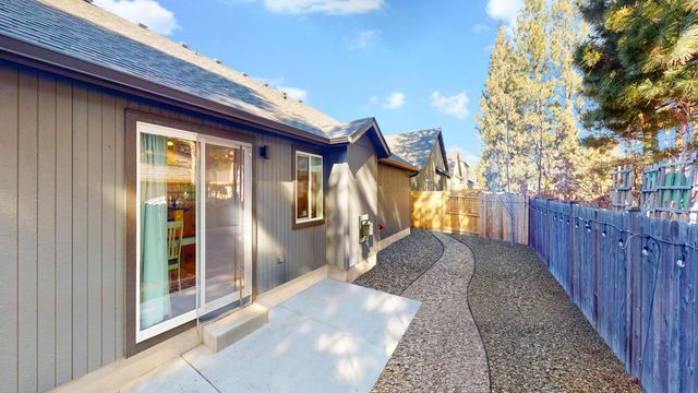 680 McKinney Ranch Road, Sisters, OR 97759