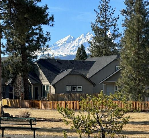 680 McKinney Ranch Road, Sisters, OR 97759