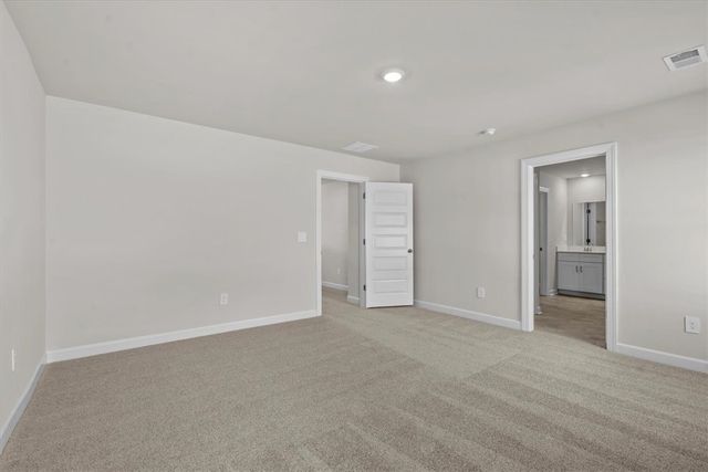 678 Cozy Bluff Road, Spartanburg, SC 29301