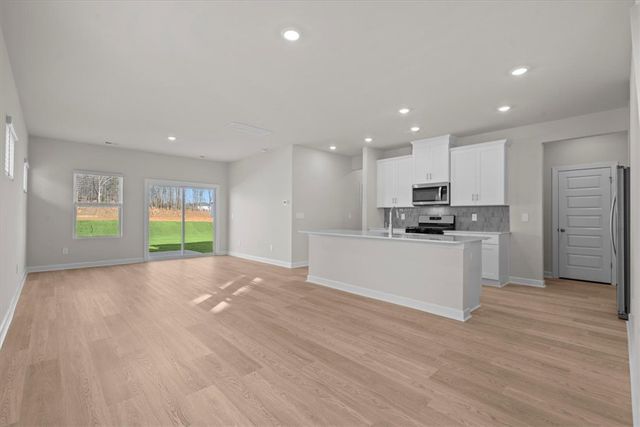 678 Cozy Bluff Road, Spartanburg, SC 29301