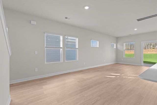 678 Cozy Bluff Road, Spartanburg, SC 29301