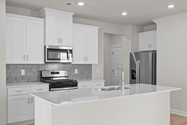 678 Cozy Bluff Road, Spartanburg, SC 29301