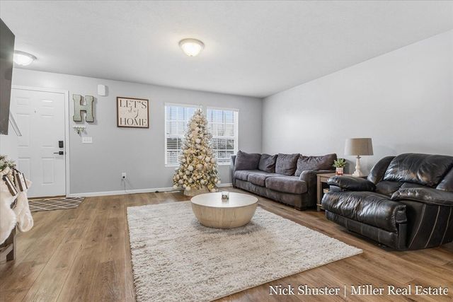 210 Thorn Hill Court, Hastings, MI 49058