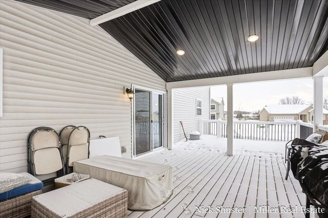 210 Thorn Hill Court, Hastings, MI 49058