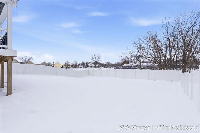 210 Thorn Hill Court, Hastings, MI 49058