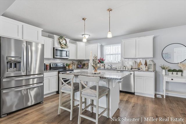 210 Thorn Hill Court, Hastings, MI 49058