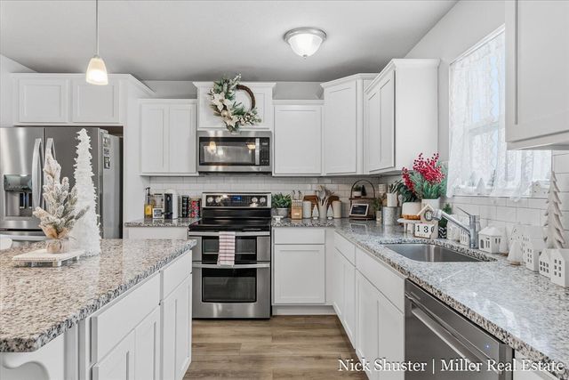 210 Thorn Hill Court, Hastings, MI 49058