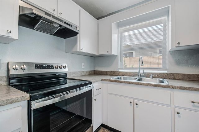 910 18TH STREET, Orlando, FL 32805