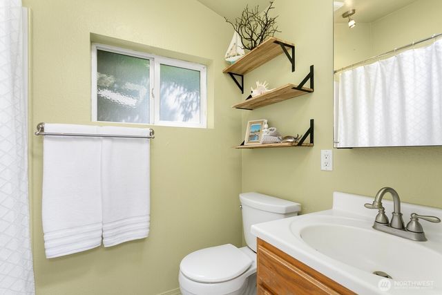 18917 9th Street E, Lake Tapps, WA 98391