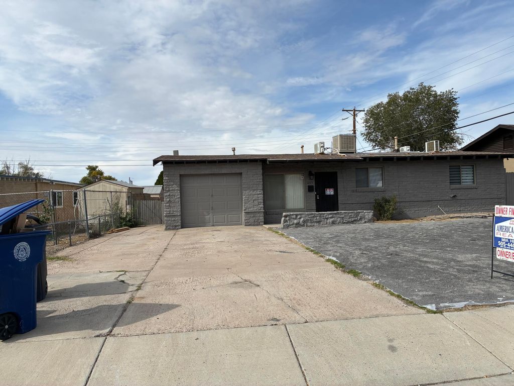 1215 Elizabeth Street NE, Albuquerque, NM 87112