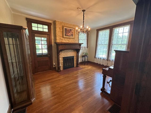 528 E Dorris Avenue, Mountain Grove, MO 65711