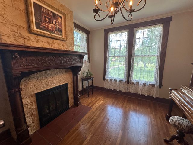 528 E Dorris Avenue, Mountain Grove, MO 65711