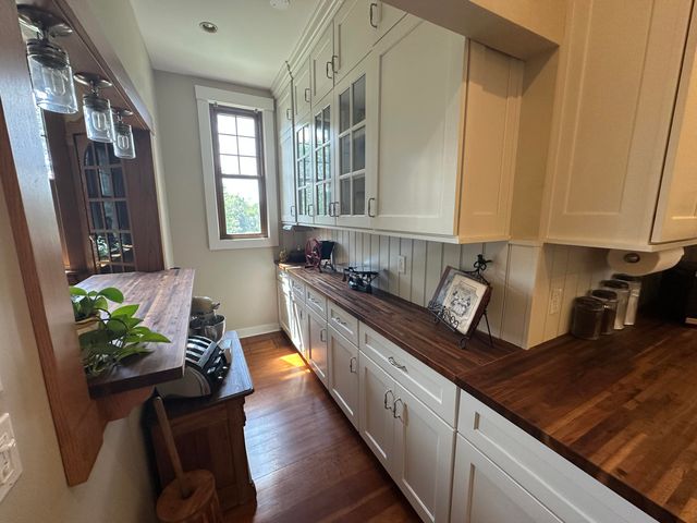 528 E Dorris Avenue, Mountain Grove, MO 65711