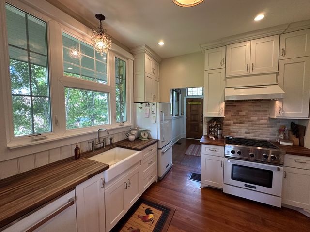 528 E Dorris Avenue, Mountain Grove, MO 65711