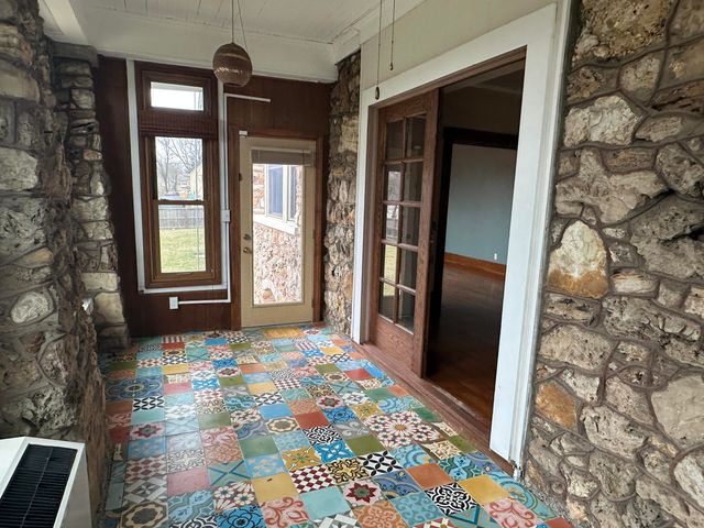 528 E Dorris Avenue, Mountain Grove, MO 65711