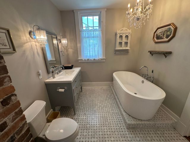 528 E Dorris Avenue, Mountain Grove, MO 65711