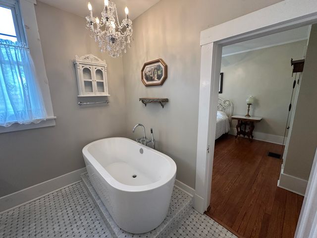 528 E Dorris Avenue, Mountain Grove, MO 65711