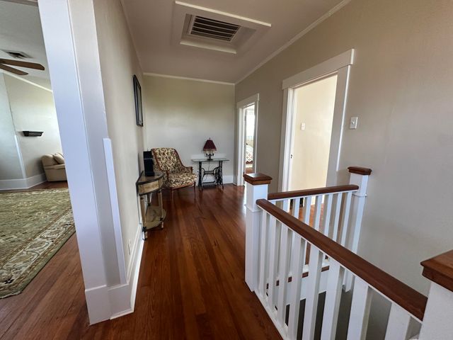 528 E Dorris Avenue, Mountain Grove, MO 65711